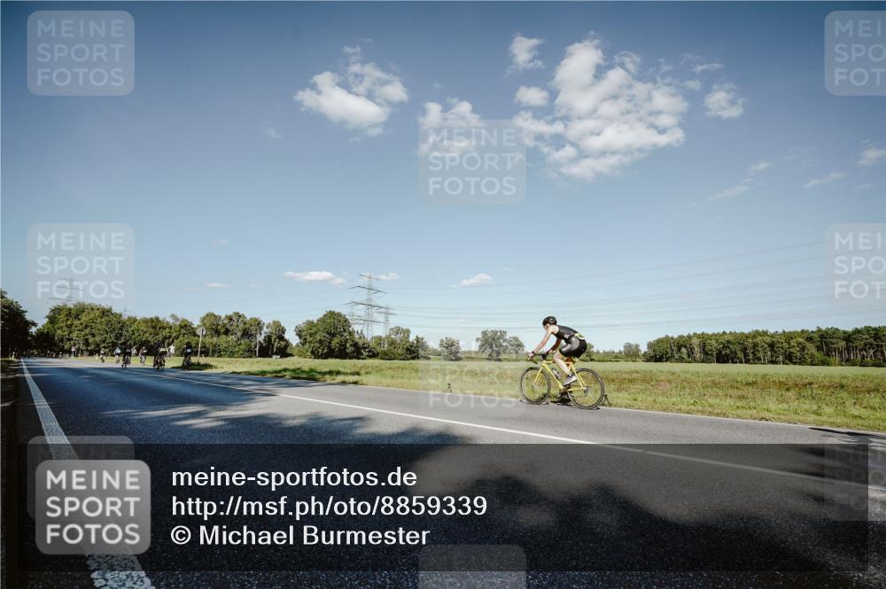 07.09.2025 - 19. Norderstedt Triathlon Michael Burmester http://msf.ph/oto/8859339 07.09.2025 15:45:55 Radfahren 1449, 1527 meine-sportfotos.de