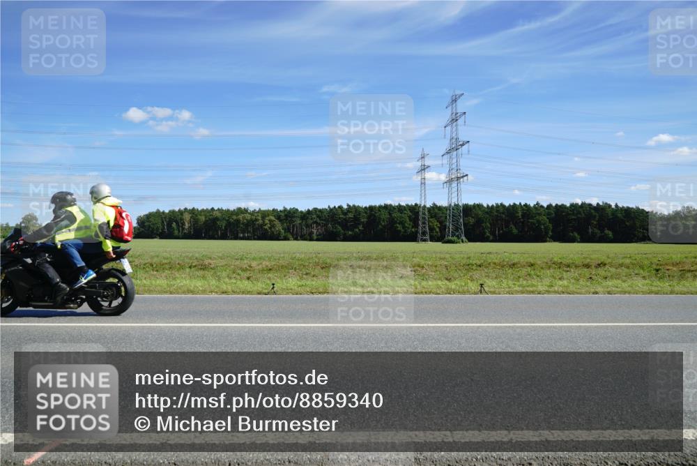 07.09.2025 - 19. Norderstedt Triathlon Michael Burmester http://msf.ph/oto/8859340 07.09.2025 13:36:02 Radfahren 356 meine-sportfotos.de