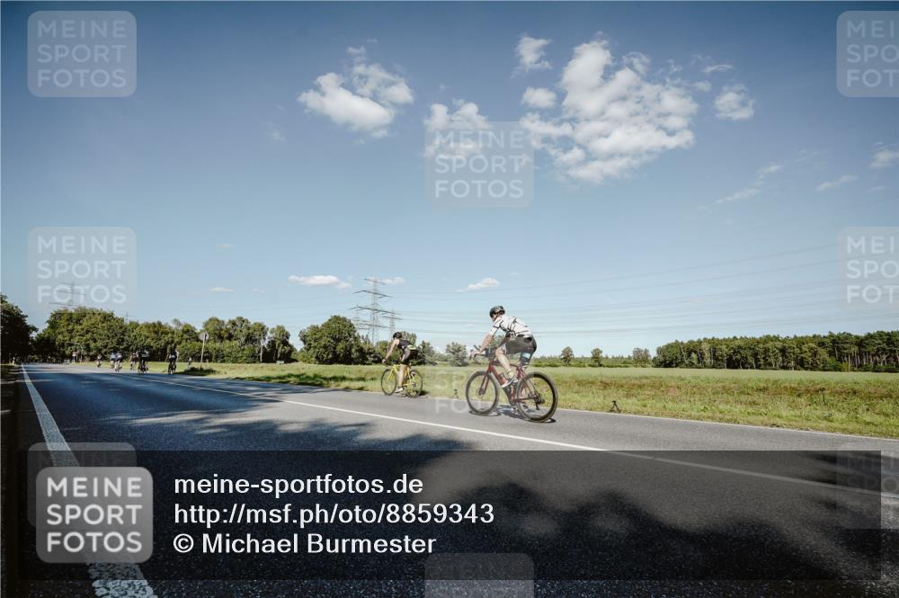 07.09.2025 - 19. Norderstedt Triathlon Michael Burmester http://msf.ph/oto/8859343 07.09.2025 15:45:55 Radfahren 1449, 1527 meine-sportfotos.de