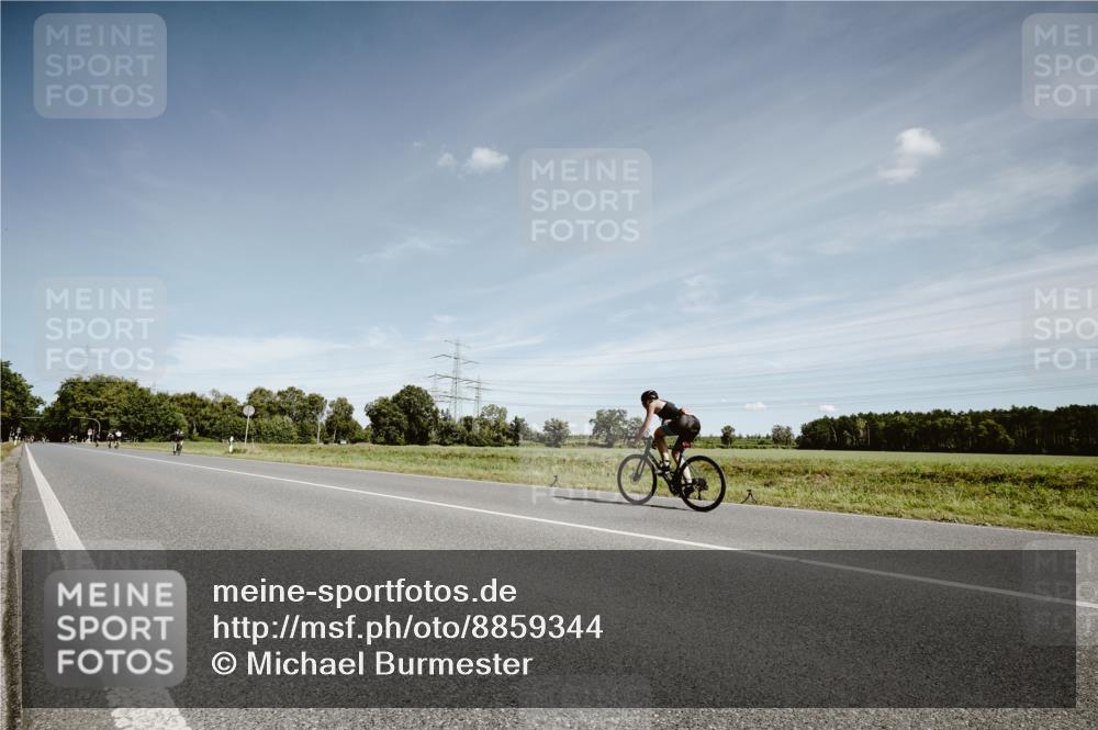 07.09.2025 - 19. Norderstedt Triathlon Michael Burmester http://msf.ph/oto/8859344 07.09.2025 12:43:21 Radfahren 159, 1391 meine-sportfotos.de