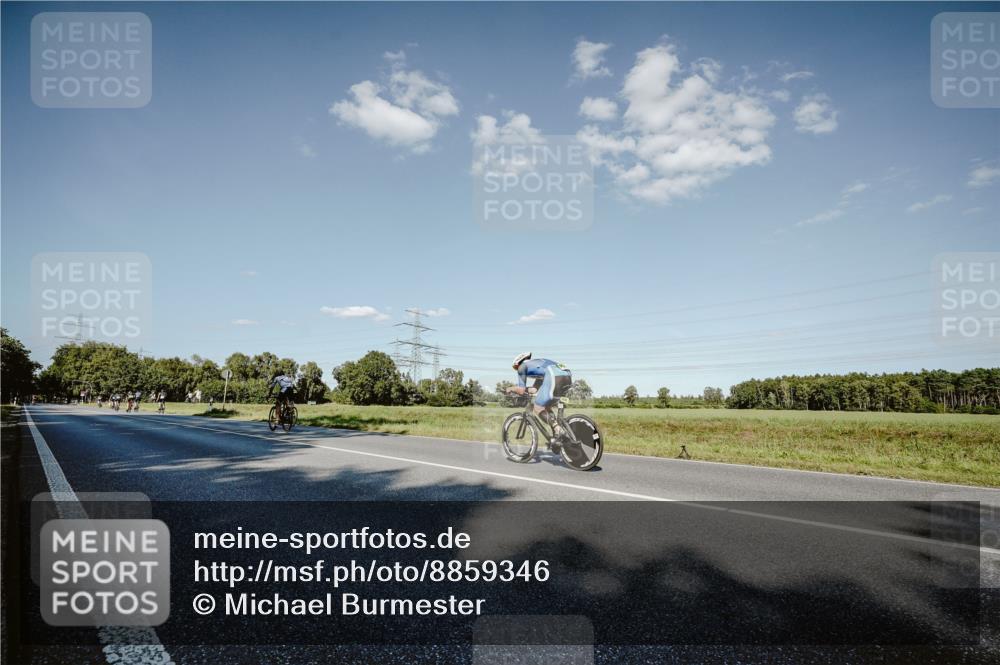 07.09.2025 - 19. Norderstedt Triathlon Michael Burmester http://msf.ph/oto/8859346 07.09.2025 15:45:56 Radfahren 1449 meine-sportfotos.de