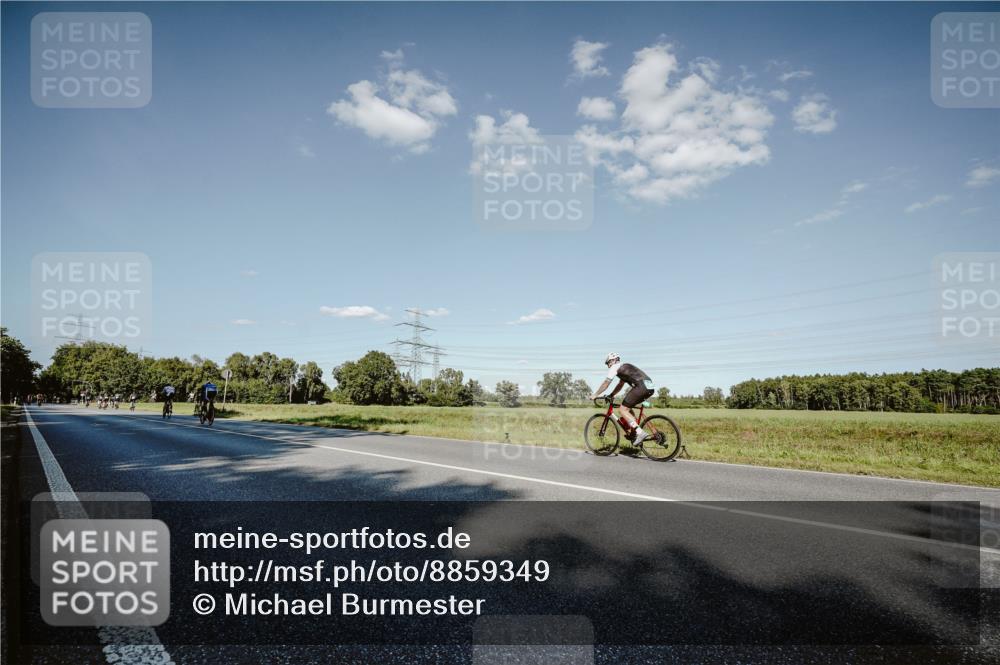 07.09.2025 - 19. Norderstedt Triathlon Michael Burmester http://msf.ph/oto/8859349 07.09.2025 15:45:58 Radfahren  meine-sportfotos.de