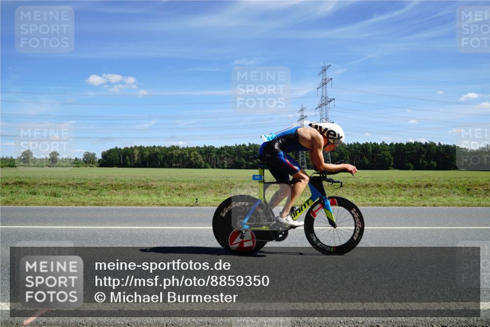 07.09.2025 - 19. Norderstedt Triathlon Michael Burmester http://msf.ph/oto/8859350 07.09.2025 13:36:14 Radfahren 392 meine-sportfotos.de
