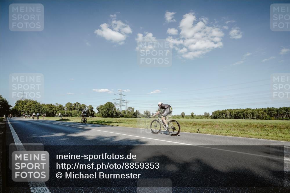 07.09.2025 - 19. Norderstedt Triathlon Michael Burmester http://msf.ph/oto/8859353 07.09.2025 15:45:59 Radfahren  meine-sportfotos.de