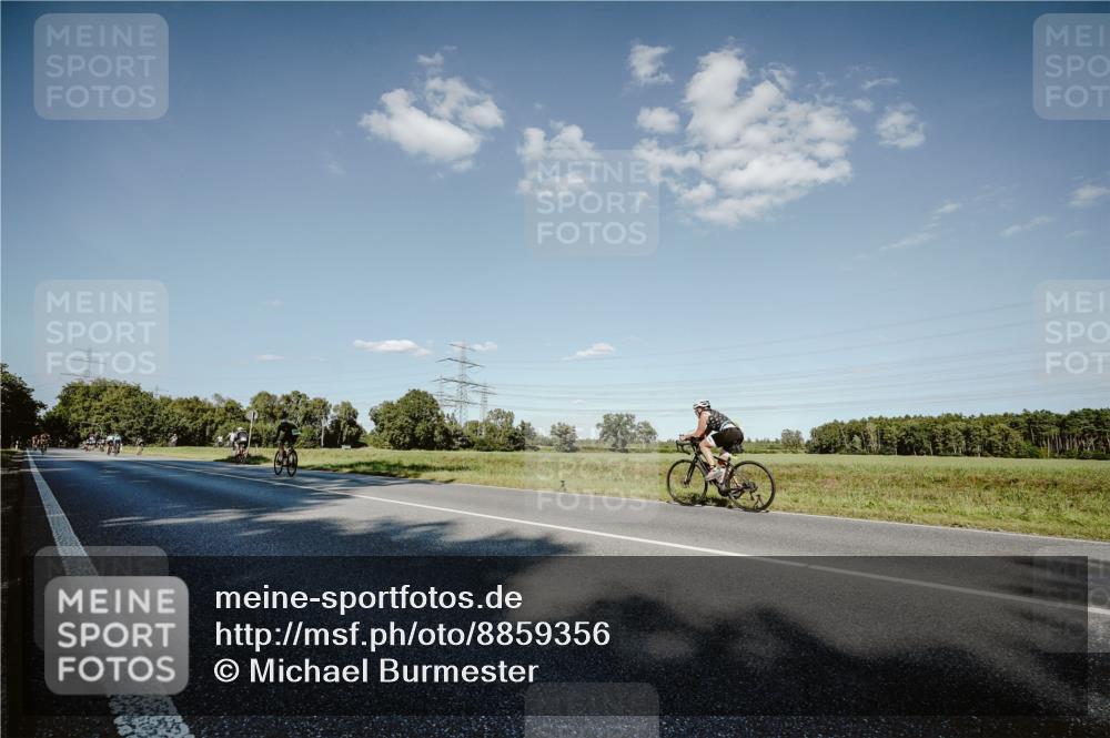 07.09.2025 - 19. Norderstedt Triathlon Michael Burmester http://msf.ph/oto/8859356 07.09.2025 15:46:00 Radfahren  meine-sportfotos.de