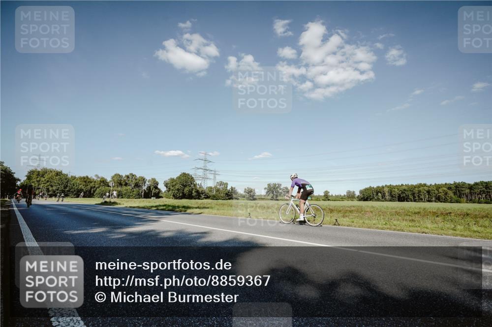07.09.2025 - 19. Norderstedt Triathlon Michael Burmester http://msf.ph/oto/8859367 07.09.2025 15:46:07 Radfahren 459, 1429 meine-sportfotos.de