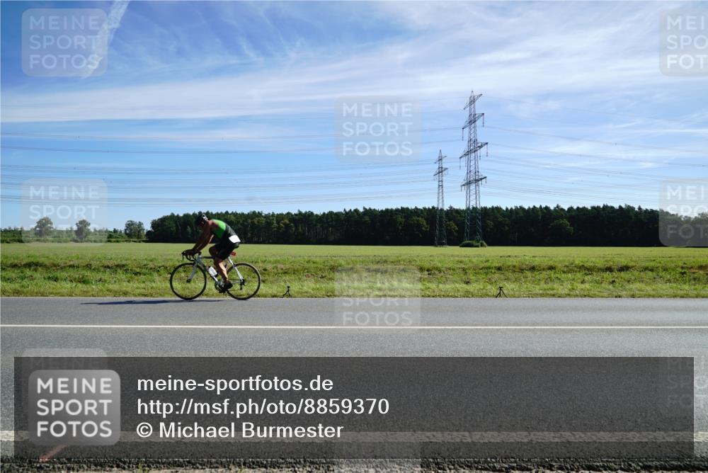 07.09.2025 - 19. Norderstedt Triathlon Michael Burmester http://msf.ph/oto/8859370 07.09.2025 11:38:16 Radfahren 267, 782, 1219 meine-sportfotos.de