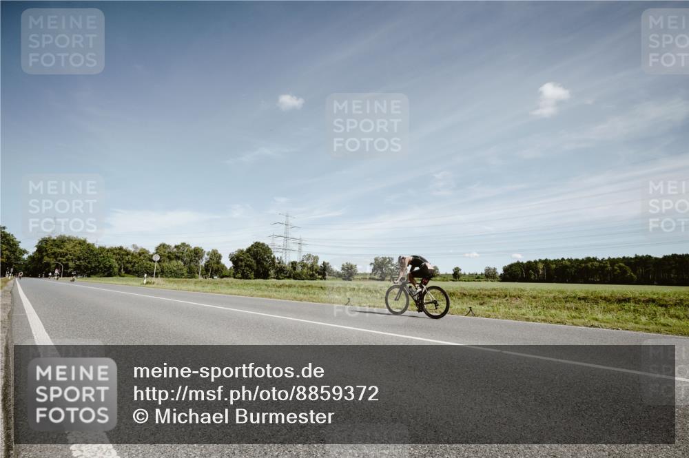 07.09.2025 - 19. Norderstedt Triathlon Michael Burmester http://msf.ph/oto/8859372 07.09.2025 12:43:40 Radfahren 1337 meine-sportfotos.de
