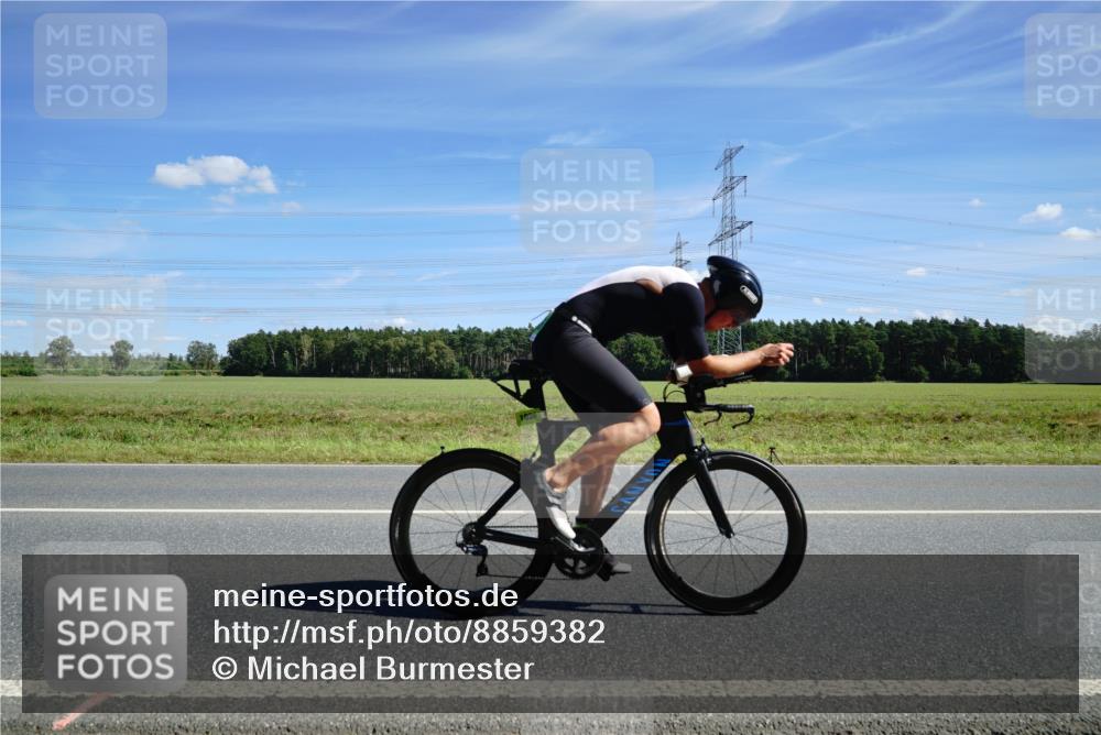 07.09.2025 - 19. Norderstedt Triathlon Michael Burmester http://msf.ph/oto/8859382 07.09.2025 13:36:51 Radfahren 1036 meine-sportfotos.de