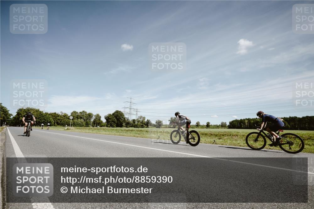 07.09.2025 - 19. Norderstedt Triathlon Michael Burmester http://msf.ph/oto/8859390 07.09.2025 12:43:54 Radfahren 1317, 1385 meine-sportfotos.de