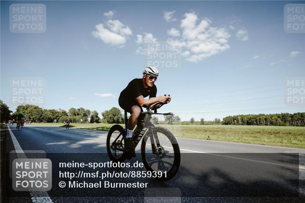 07.09.2025 - 19. Norderstedt Triathlon Michael Burmester http://msf.ph/oto/8859391 07.09.2025 15:46:17 Radfahren 530, 933, 1458, 1494 meine-sportfotos.de