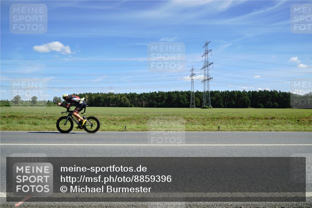 07.09.2025 - 19. Norderstedt Triathlon Michael Burmester http://msf.ph/oto/8859396 07.09.2025 13:37:20 Radfahren  meine-sportfotos.de