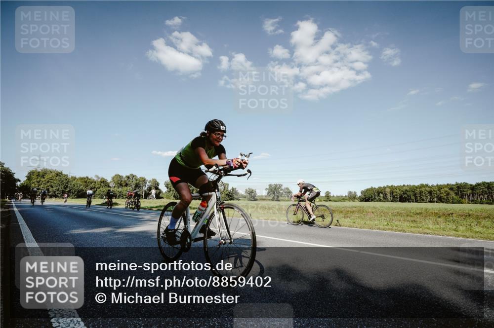07.09.2025 - 19. Norderstedt Triathlon Michael Burmester http://msf.ph/oto/8859402 07.09.2025 15:46:20 Radfahren 518, 933, 1407, 1458, 1494 meine-sportfotos.de