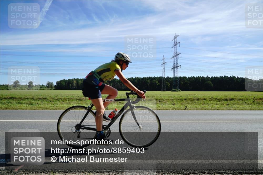 07.09.2025 - 19. Norderstedt Triathlon Michael Burmester http://msf.ph/oto/8859403 07.09.2025 11:38:33 Radfahren 860, 1236 meine-sportfotos.de