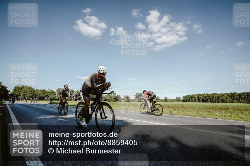 07.09.2025 - 19. Norderstedt Triathlon Michael Burmester http://msf.ph/oto/8859405 07.09.2025 15:46:22 Radfahren 518, 912, 933, 1407, 1494 meine-sportfotos.de