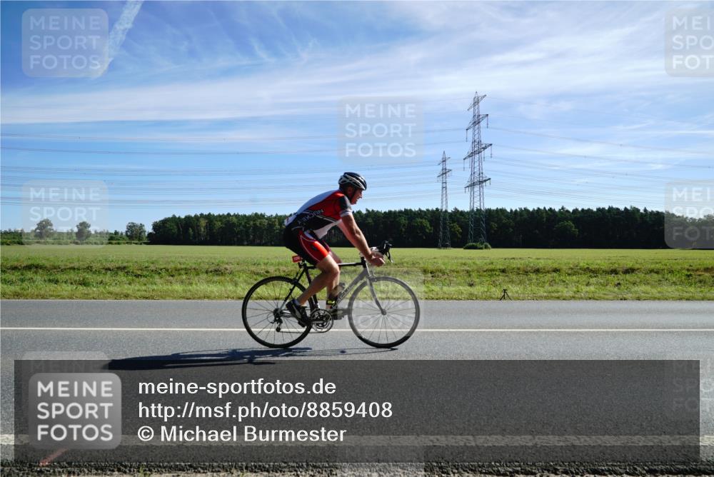 07.09.2025 - 19. Norderstedt Triathlon Michael Burmester http://msf.ph/oto/8859408 07.09.2025 11:38:34 Radfahren 860, 1236 meine-sportfotos.de