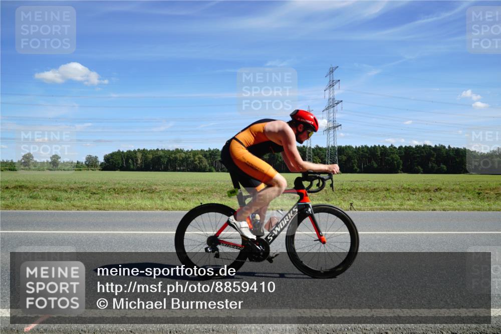 07.09.2025 - 19. Norderstedt Triathlon Michael Burmester http://msf.ph/oto/8859410 07.09.2025 13:37:53 Radfahren 999, 1003, 1007 meine-sportfotos.de