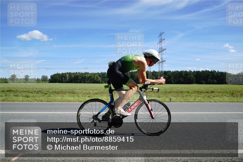 07.09.2025 - 19. Norderstedt Triathlon Michael Burmester http://msf.ph/oto/8859415 07.09.2025 13:37:54 Radfahren 999, 1003, 1007 meine-sportfotos.de