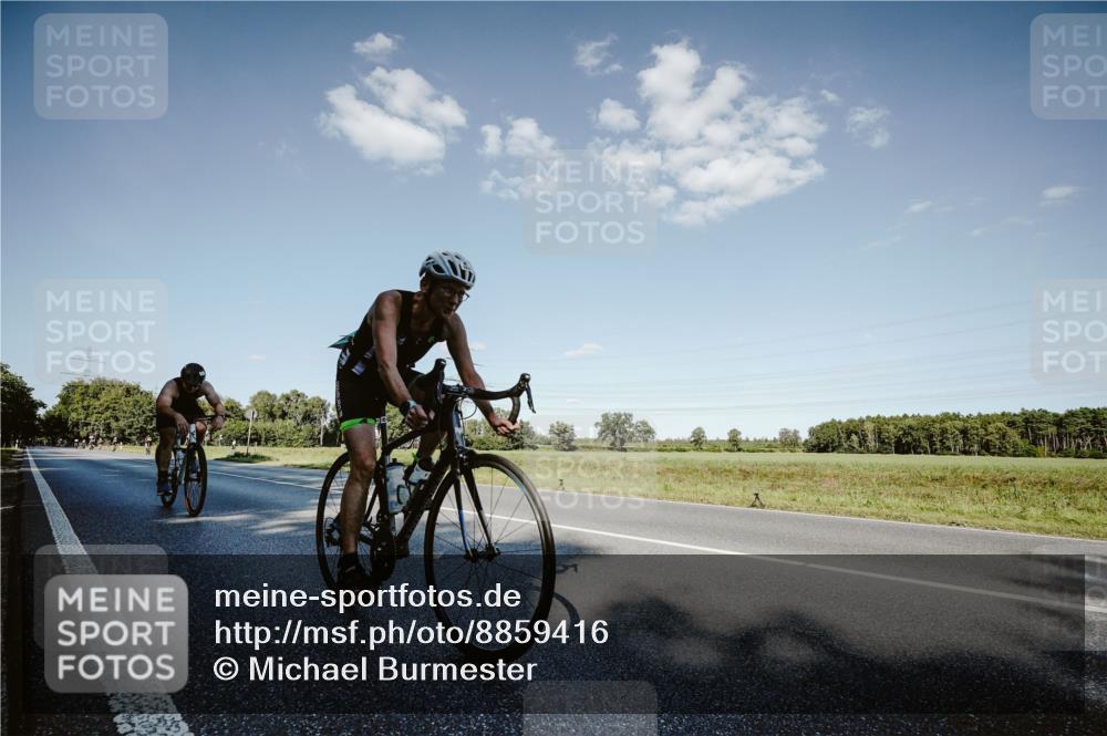 07.09.2025 - 19. Norderstedt Triathlon Michael Burmester http://msf.ph/oto/8859416 07.09.2025 15:46:27 Radfahren 875, 912, 1533 meine-sportfotos.de