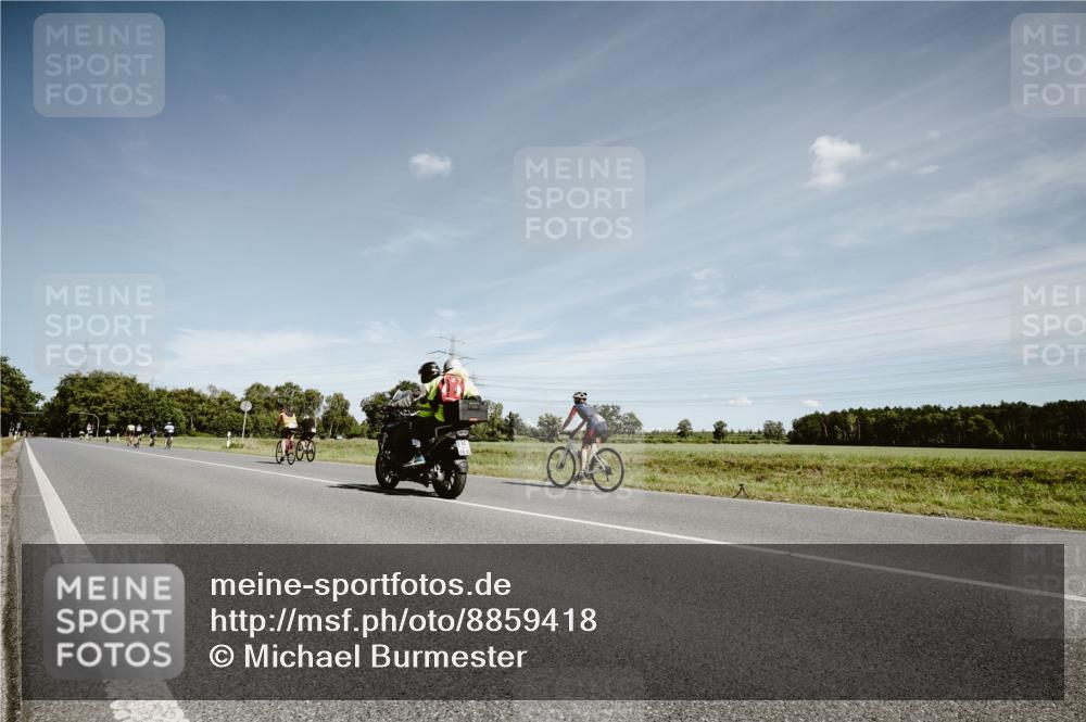 07.09.2025 - 19. Norderstedt Triathlon Michael Burmester http://msf.ph/oto/8859418 07.09.2025 12:44:00 Radfahren  meine-sportfotos.de