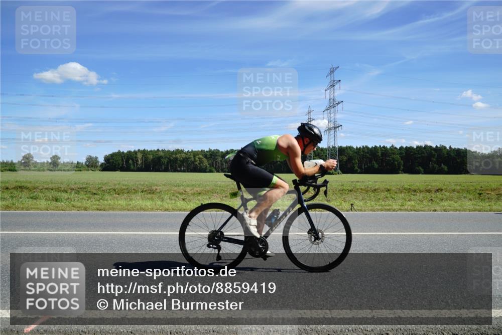07.09.2025 - 19. Norderstedt Triathlon Michael Burmester http://msf.ph/oto/8859419 07.09.2025 13:37:56 Radfahren 999, 1003, 1007 meine-sportfotos.de