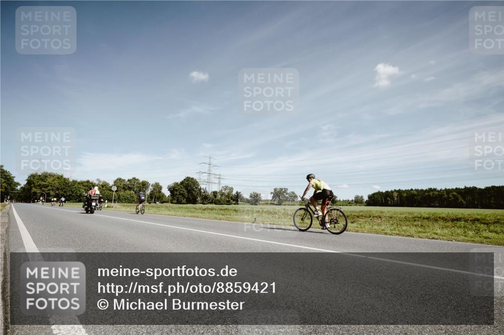 07.09.2025 - 19. Norderstedt Triathlon Michael Burmester http://msf.ph/oto/8859421 07.09.2025 12:44:02 Radfahren  meine-sportfotos.de