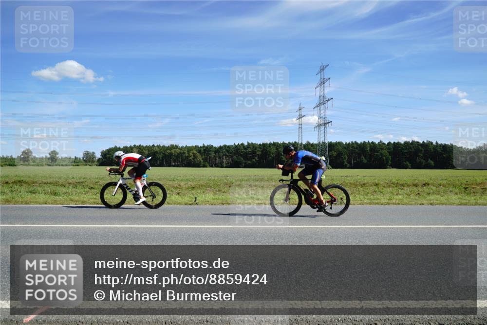 07.09.2025 - 19. Norderstedt Triathlon Michael Burmester http://msf.ph/oto/8859424 07.09.2025 13:37:57 Radfahren 999, 1003, 1007 meine-sportfotos.de