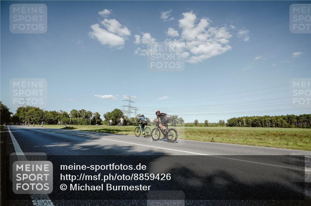 07.09.2025 - 19. Norderstedt Triathlon Michael Burmester http://msf.ph/oto/8859426 07.09.2025 15:46:28 Radfahren 875, 912, 1533 meine-sportfotos.de