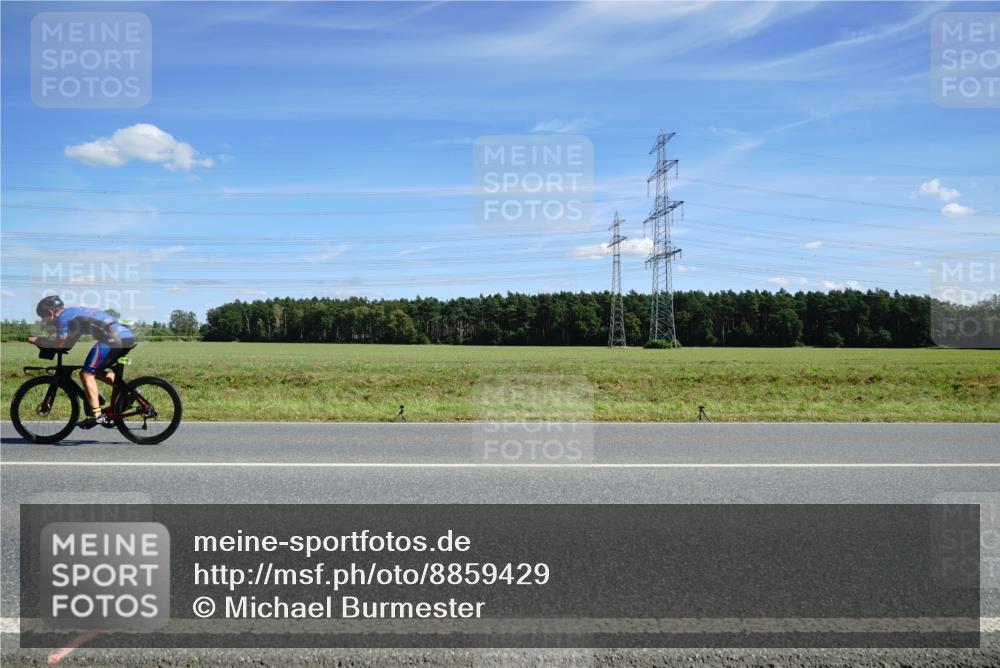 07.09.2025 - 19. Norderstedt Triathlon Michael Burmester http://msf.ph/oto/8859429 07.09.2025 13:37:57 Radfahren 999, 1003, 1007 meine-sportfotos.de