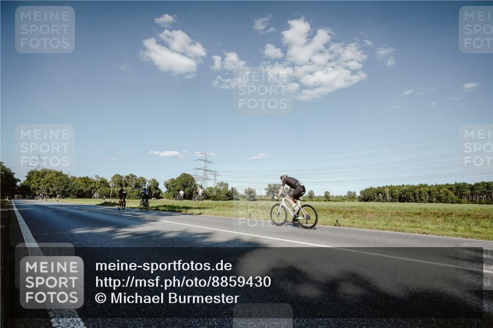 07.09.2025 - 19. Norderstedt Triathlon Michael Burmester http://msf.ph/oto/8859430 07.09.2025 15:46:29 Radfahren 875, 1533 meine-sportfotos.de