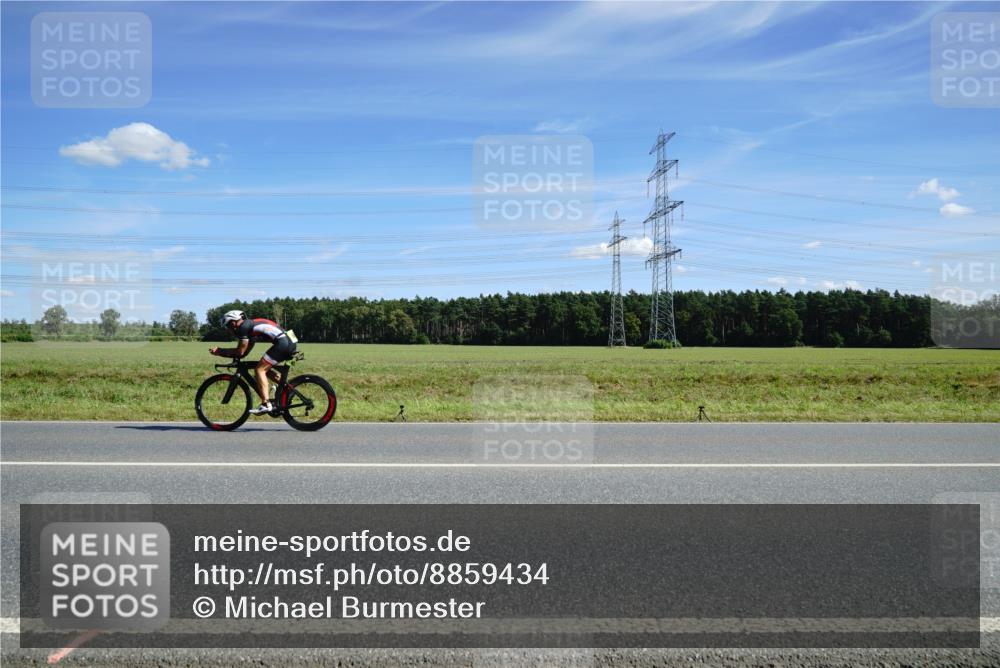 07.09.2025 - 19. Norderstedt Triathlon Michael Burmester http://msf.ph/oto/8859434 07.09.2025 13:38:01 Radfahren  meine-sportfotos.de