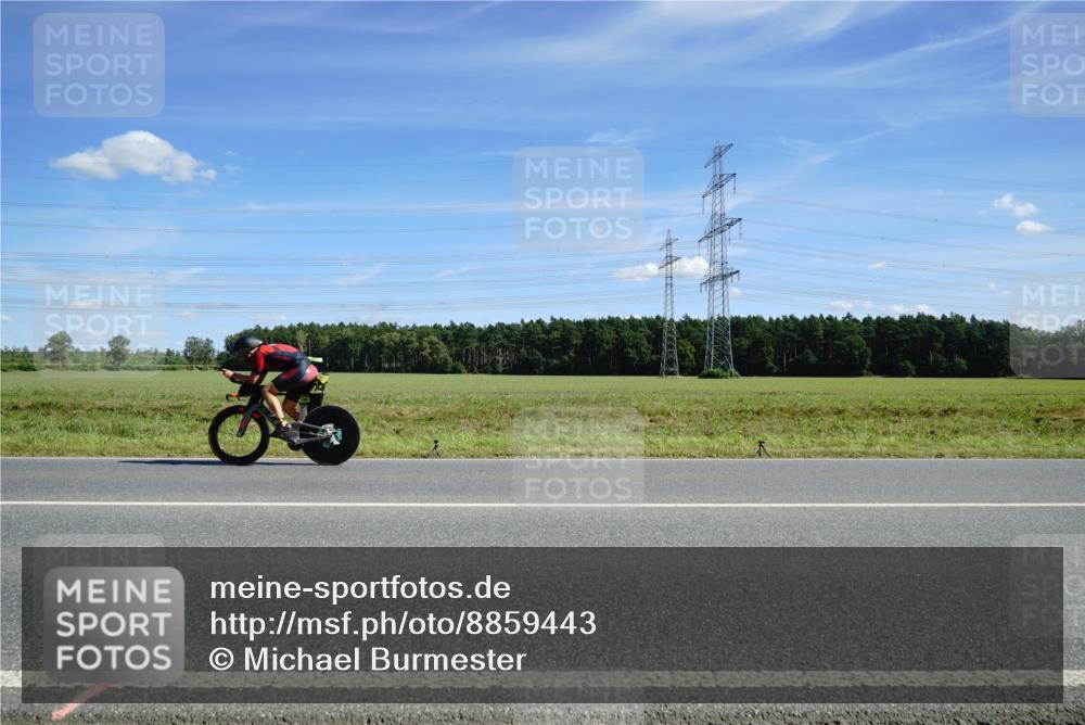 07.09.2025 - 19. Norderstedt Triathlon Michael Burmester http://msf.ph/oto/8859443 07.09.2025 13:38:13 Radfahren 1015 meine-sportfotos.de