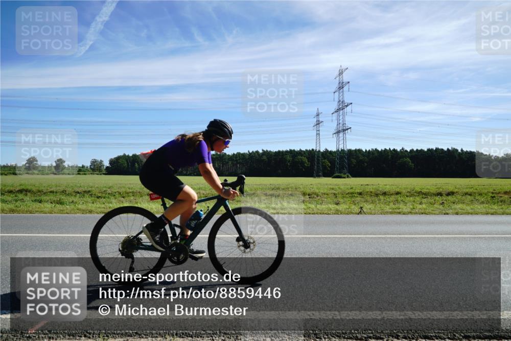 07.09.2025 - 19. Norderstedt Triathlon Michael Burmester http://msf.ph/oto/8859446 07.09.2025 11:39:04 Radfahren 1246 meine-sportfotos.de