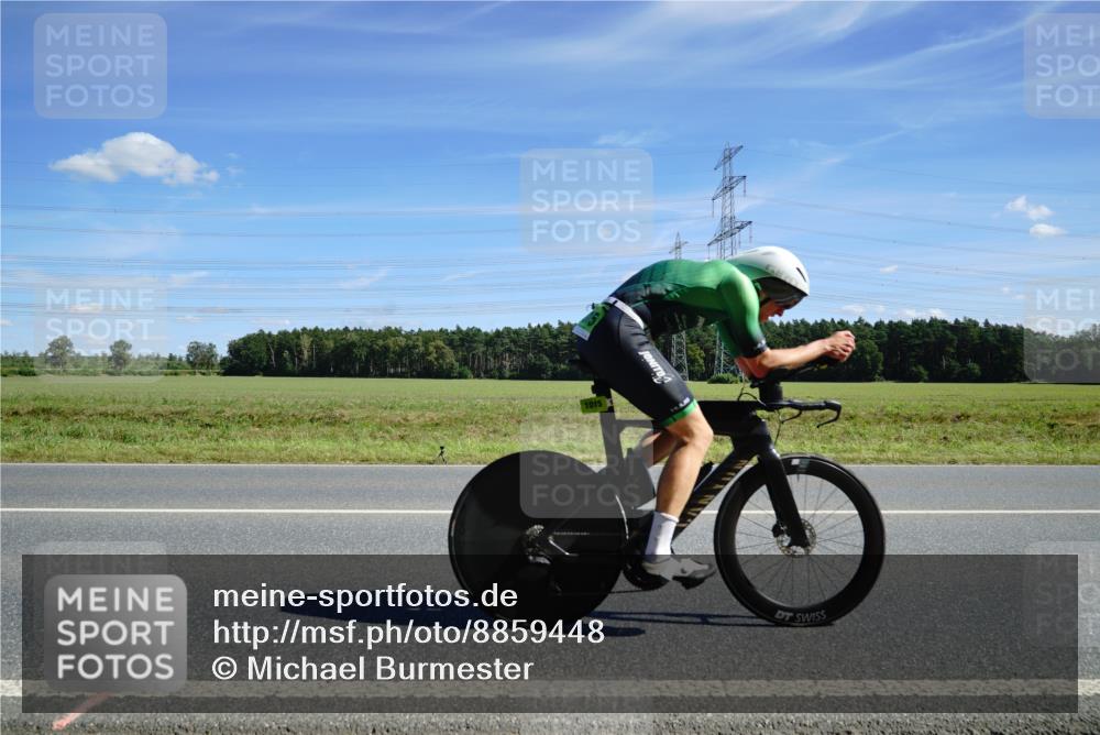 07.09.2025 - 19. Norderstedt Triathlon Michael Burmester http://msf.ph/oto/8859448 07.09.2025 13:38:14 Radfahren 1015 meine-sportfotos.de