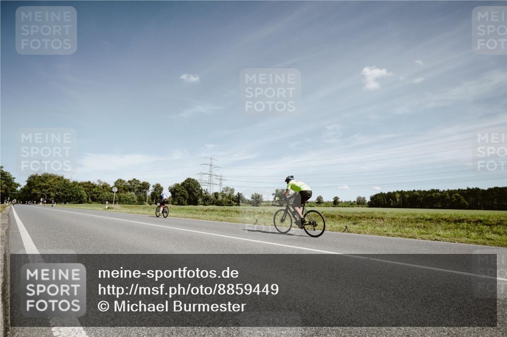 07.09.2025 - 19. Norderstedt Triathlon Michael Burmester http://msf.ph/oto/8859449 07.09.2025 12:44:19 Radfahren 707 meine-sportfotos.de