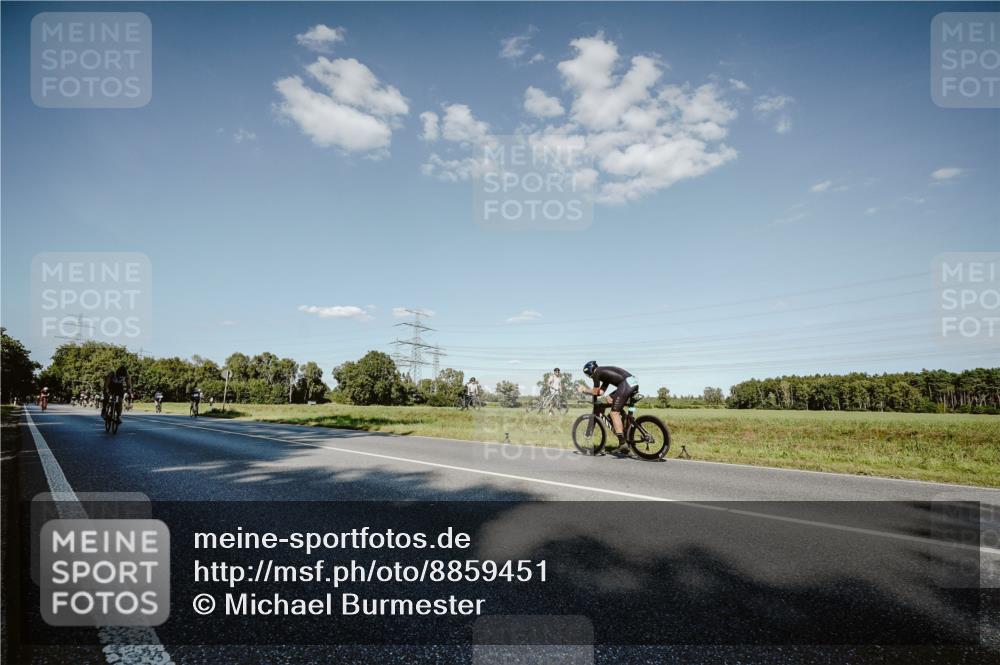 07.09.2025 - 19. Norderstedt Triathlon Michael Burmester http://msf.ph/oto/8859451 07.09.2025 15:46:37 Radfahren 536 meine-sportfotos.de