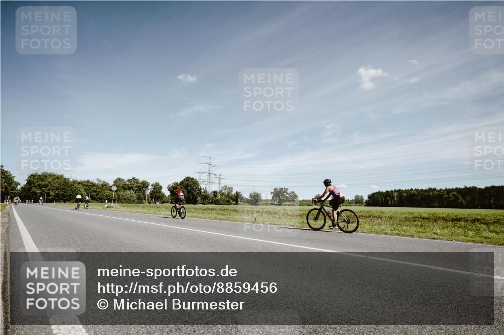 07.09.2025 - 19. Norderstedt Triathlon Michael Burmester http://msf.ph/oto/8859456 07.09.2025 12:44:22 Radfahren  meine-sportfotos.de