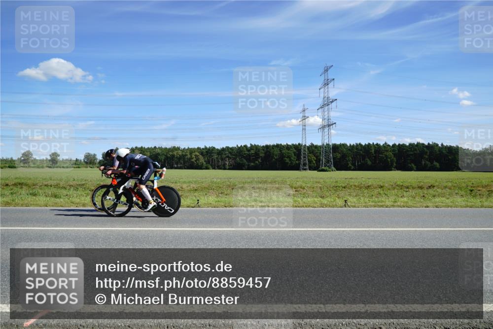 07.09.2025 - 19. Norderstedt Triathlon Michael Burmester http://msf.ph/oto/8859457 07.09.2025 13:38:25 Radfahren 314 meine-sportfotos.de