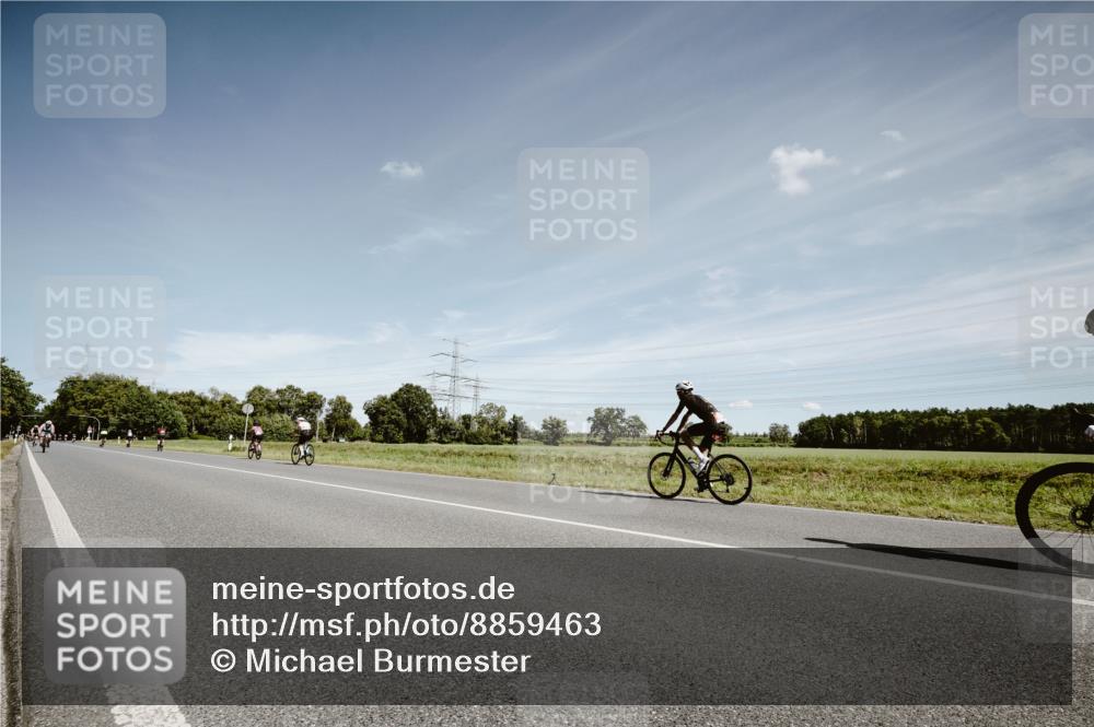 07.09.2025 - 19. Norderstedt Triathlon Michael Burmester http://msf.ph/oto/8859463 07.09.2025 12:44:25 Radfahren  meine-sportfotos.de