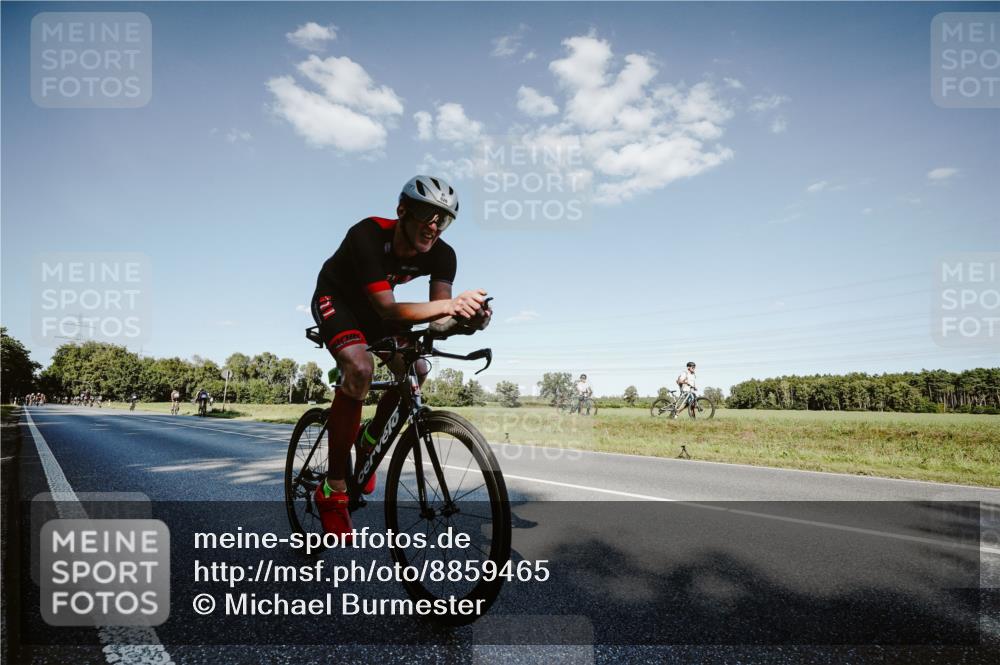 07.09.2025 - 19. Norderstedt Triathlon Michael Burmester http://msf.ph/oto/8859465 07.09.2025 15:46:42 Radfahren 526 meine-sportfotos.de