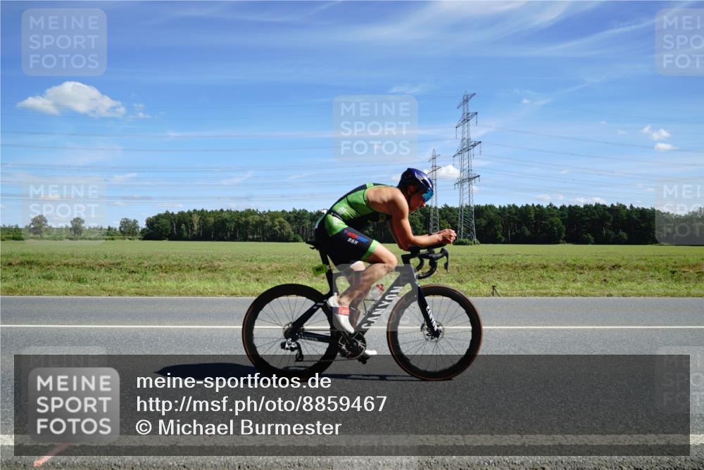 07.09.2025 - 19. Norderstedt Triathlon Michael Burmester http://msf.ph/oto/8859467 07.09.2025 13:38:36 Radfahren 997 meine-sportfotos.de