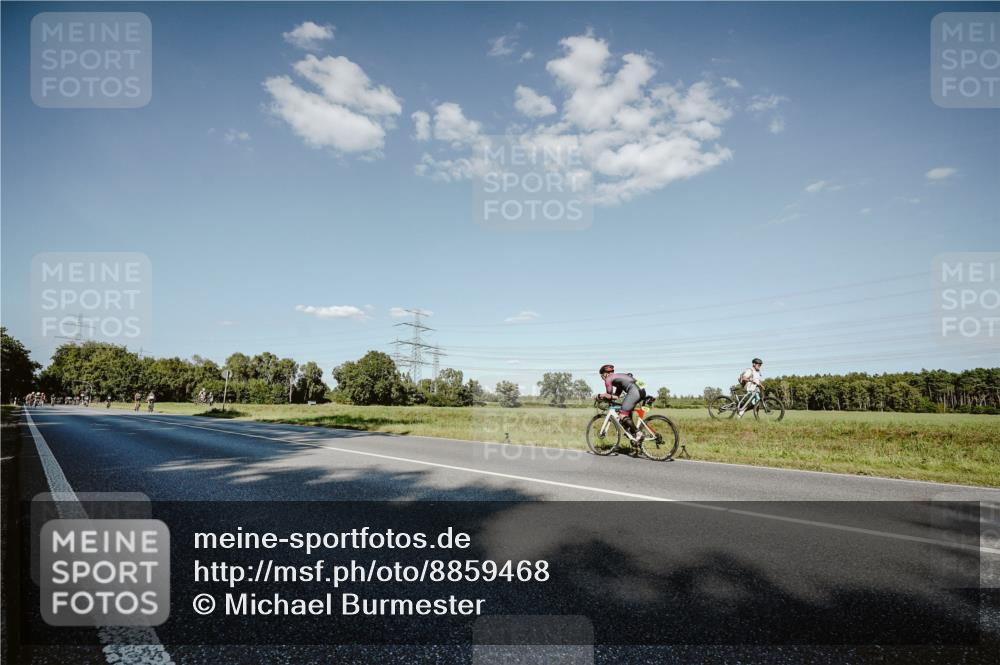 07.09.2025 - 19. Norderstedt Triathlon Michael Burmester http://msf.ph/oto/8859468 07.09.2025 15:46:43 Radfahren 526 meine-sportfotos.de