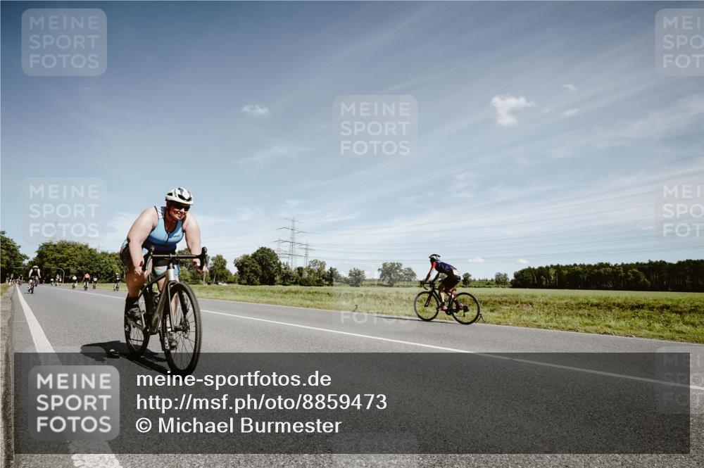 07.09.2025 - 19. Norderstedt Triathlon Michael Burmester http://msf.ph/oto/8859473 07.09.2025 12:44:29 Radfahren 742 meine-sportfotos.de