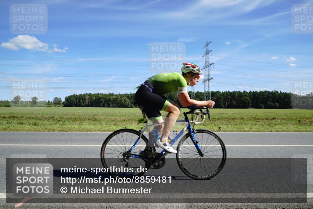 07.09.2025 - 19. Norderstedt Triathlon Michael Burmester http://msf.ph/oto/8859481 07.09.2025 13:39:01 Radfahren 1004 meine-sportfotos.de