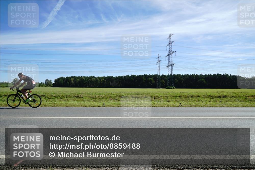 07.09.2025 - 19. Norderstedt Triathlon Michael Burmester http://msf.ph/oto/8859488 07.09.2025 11:39:29 Radfahren 1153 meine-sportfotos.de