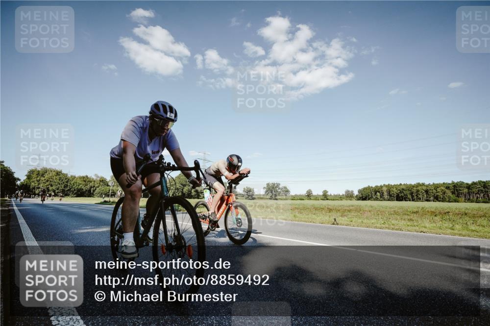 07.09.2025 - 19. Norderstedt Triathlon Michael Burmester http://msf.ph/oto/8859492 07.09.2025 15:46:54 Radfahren 453, 514, 914, 944, 1529 meine-sportfotos.de