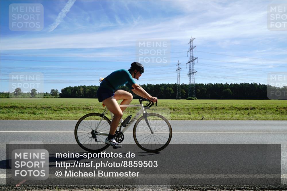 07.09.2025 - 19. Norderstedt Triathlon Michael Burmester http://msf.ph/oto/8859503 07.09.2025 11:39:36 Radfahren 765, 806, 1210 meine-sportfotos.de