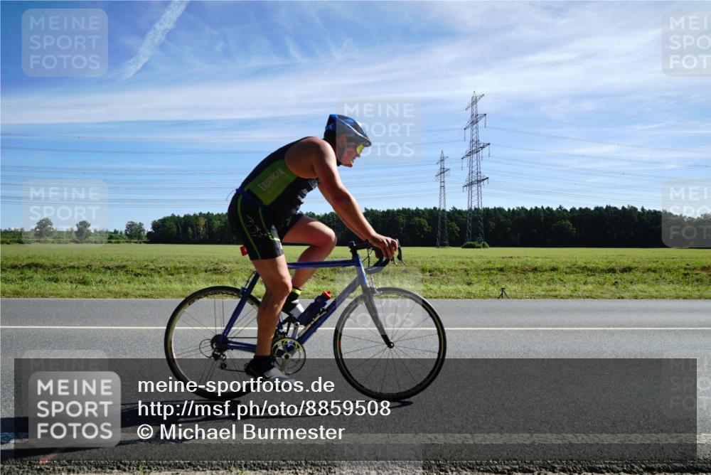 07.09.2025 - 19. Norderstedt Triathlon Michael Burmester http://msf.ph/oto/8859508 07.09.2025 11:39:38 Radfahren 300, 806, 1210 meine-sportfotos.de