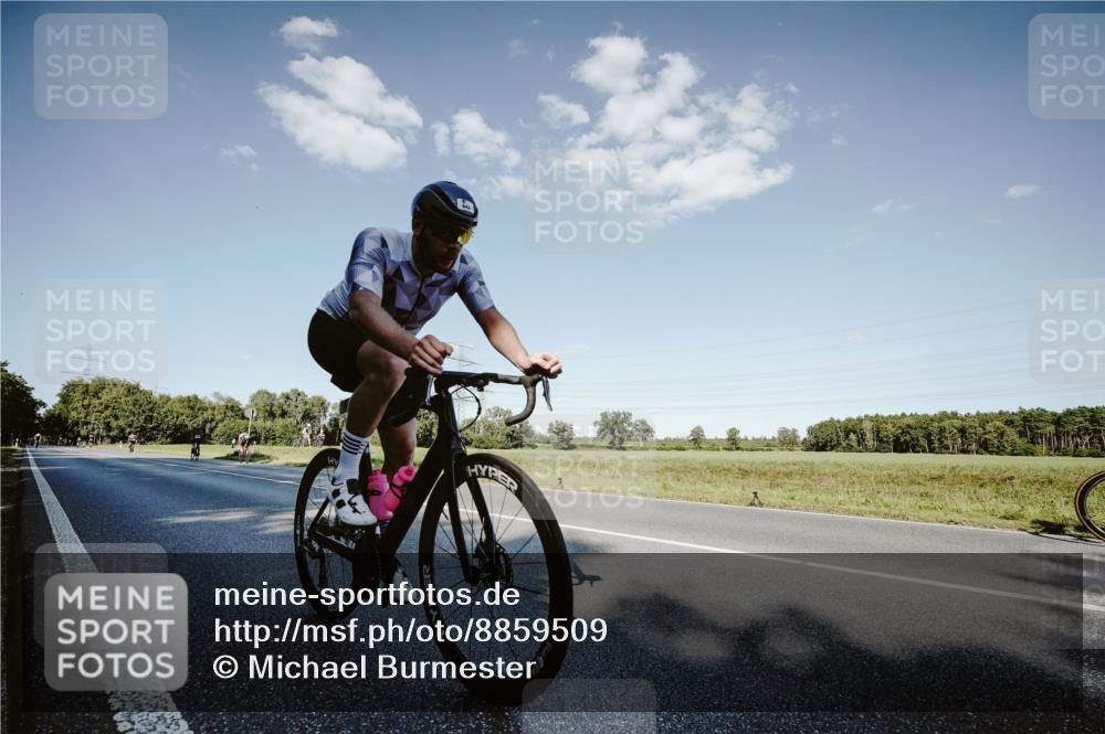 07.09.2025 - 19. Norderstedt Triathlon Michael Burmester http://msf.ph/oto/8859509 07.09.2025 15:46:59 Radfahren 943, 1080, 1529 meine-sportfotos.de