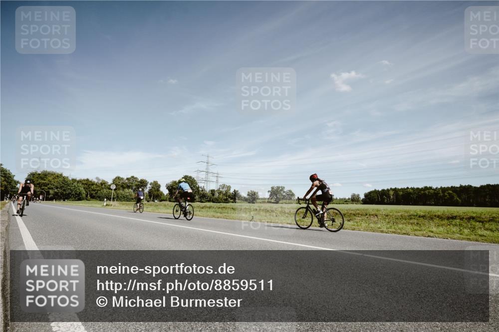 07.09.2025 - 19. Norderstedt Triathlon Michael Burmester http://msf.ph/oto/8859511 07.09.2025 12:44:51 Radfahren 209, 1221, 1360 meine-sportfotos.de